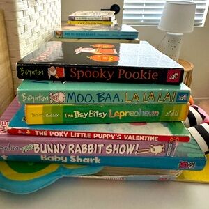 18 kids books bundle!